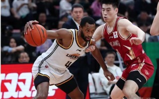 雷速官网-关键罚球命中，球队稳扎稳打