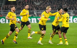 雷速官网-奥格斯堡队客场惨败，面临挑战需要调整