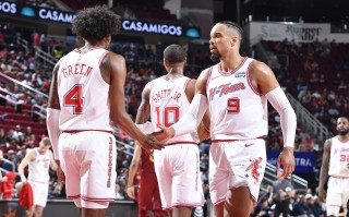 雷速官网下载-火箭队核心伤愈复出，球队备战备受瞩目