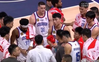 雷速官网下载-巴克斯队独强一人，带领球队击败对手夺得胜利