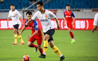 雷速直播-重庆战平华夏：重庆队与河北华夏幸福队踢平，积分持平