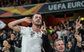 雷速官网-谢菲联主场告捷，保级希望渺茫