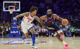 雷速官网下载-快船后卫成为最佳表现球员，为球队带来胜利