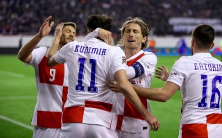 雷速官网-克罗地亚对荷兰队实力对抗，晋级悬念四射