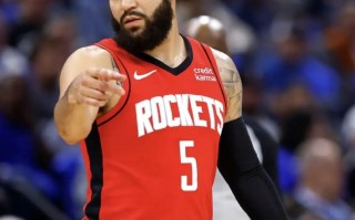 雷速直播-太阳新秀连续得分，成为球队未来希望