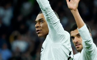 雷速直播-皇家马德里球员砥砺前行，赢得比赛