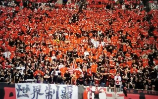 雷速官网-友谊赛中惨败，球队面临危机重重