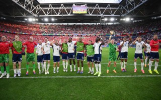 雷速-荷兰比赛携手晋级，瑞士意外受挫