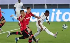 雷速直播-塞维利亚防线坚不可摧，稳固战绩