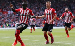 雷速官网下载-南安普顿主场逼平阿斯顿维拉，争夺保级席位