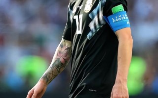 雷速官网下载-巴黎悲情告别！欧冠梦碎，梅西遇难