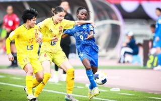 雷速直播-骄矜之姿，女足球员在比赛中一鸣惊人