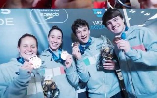 雷速-加拿大游泳选手实力争夺银牌