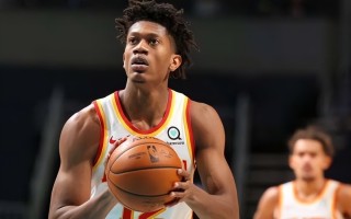 雷速-老鹰球员获得联盟最佳防守奖