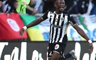 雷速官网下载-昂热球员表现持续稳定！