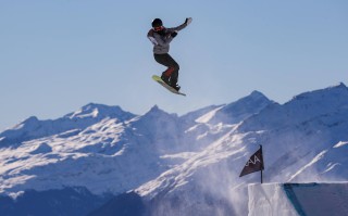 雷速官网-瑞士选手在滑雪赛中斩获冠军