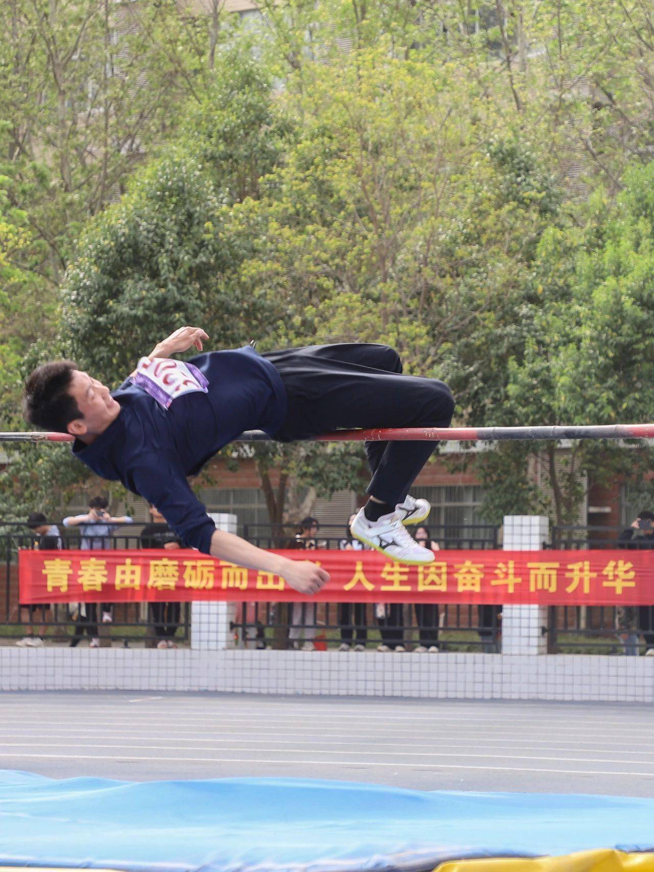 雷速-赛场上演精彩战斗,谁能脱颖而出?-第2张图片-雷速官网 雷速-赛场上演精彩战斗,谁能脱颖而出?-第2张图片-雷速官网