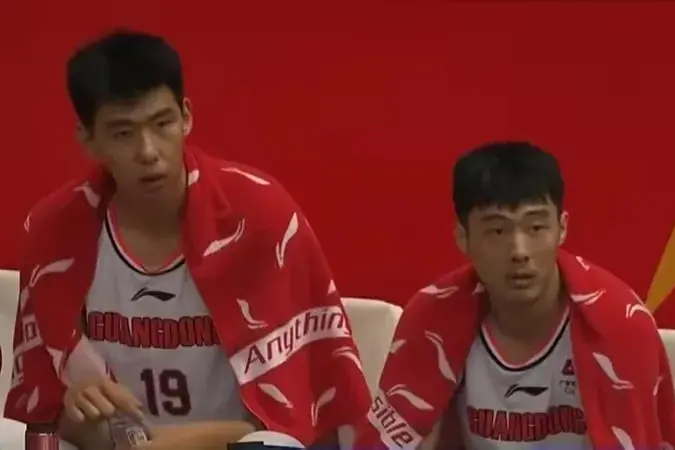 雷速直播-比赛中球员发挥低迷,球队失利-第2张图片-雷速官网 雷速直播-比赛中球员发挥低迷,球队失利-第2张图片-雷速官网