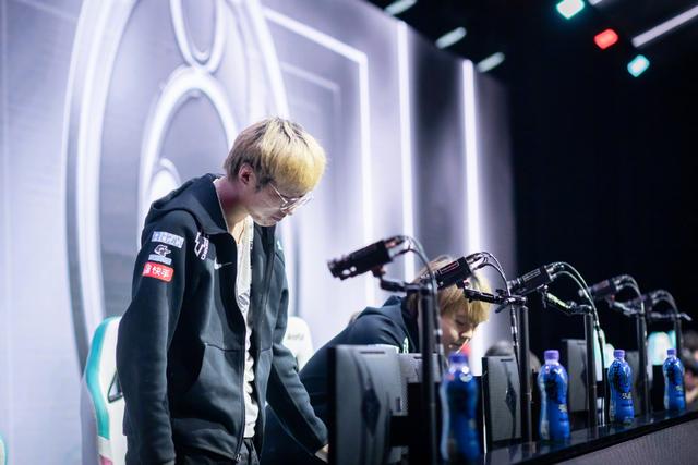 雷速直播-超级强队碰撞!预选赛临近尾声战况白热化-第1张图片-雷速官网 雷速直播-超级强队碰撞!预选赛临近尾声战况白热化-第1张图片-雷速官网