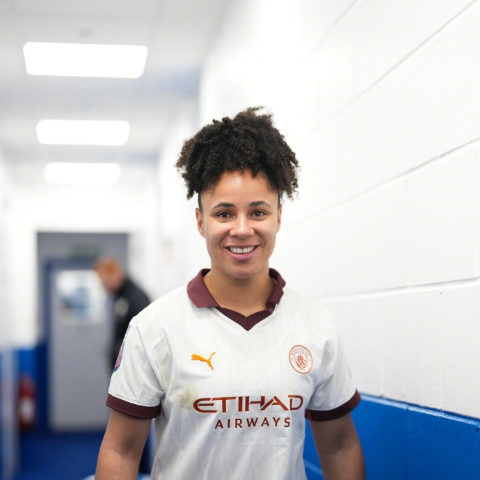 雷速官网下载-斯托克城新帅重振士气，球队逐渐找回状态-第2张图片-雷速官网