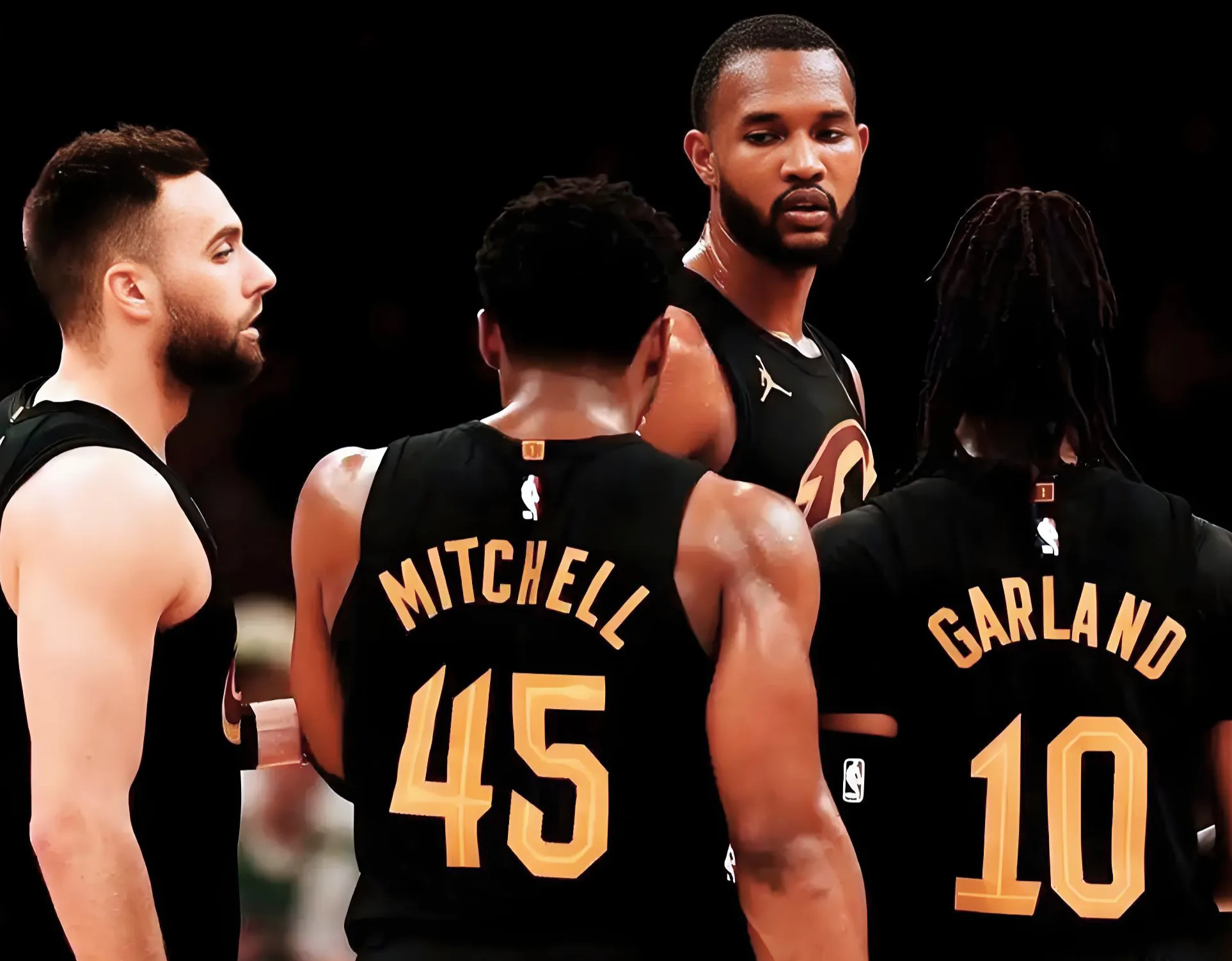 雷速官网下载-骑士再度连败,特里斯坦-汤普森全场17个篮板-第1张图片-雷速官网 雷速官网下载-骑士再度连败,特里斯坦-汤普森全场17个篮板-第1张图片-雷速官网