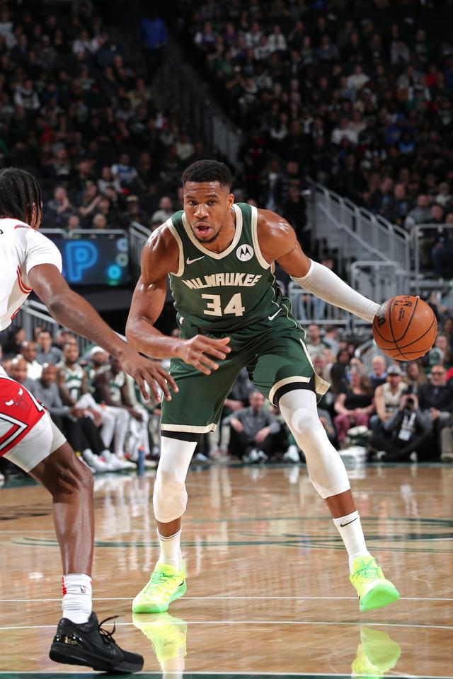 雷速官网下载-雄鹿横扫活塞,字母哥双+压哨两记关键三分-第1张图片-雷速官网 雷速官网下载-雄鹿横扫活塞,字母哥双+压哨两记关键三分-第1张图片-雷速官网