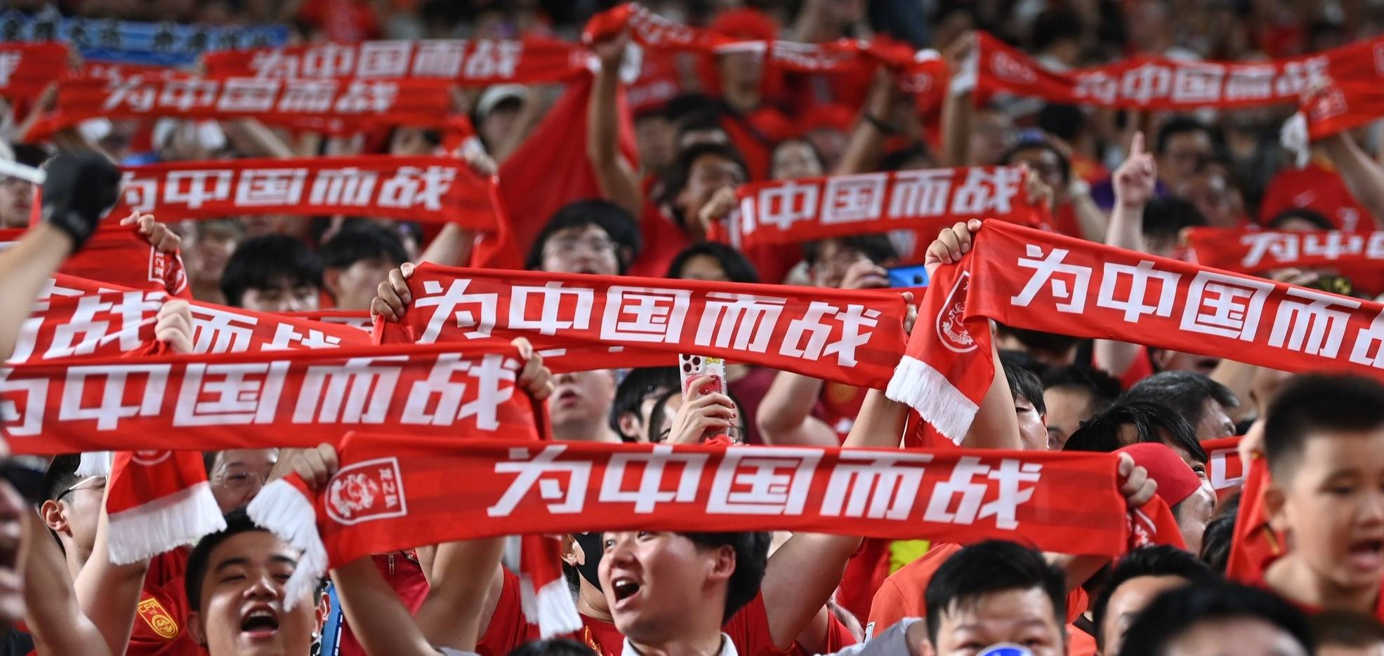 雷速官网下载-追求胜利的决心，体育场上绽放-第2张图片-雷速官网