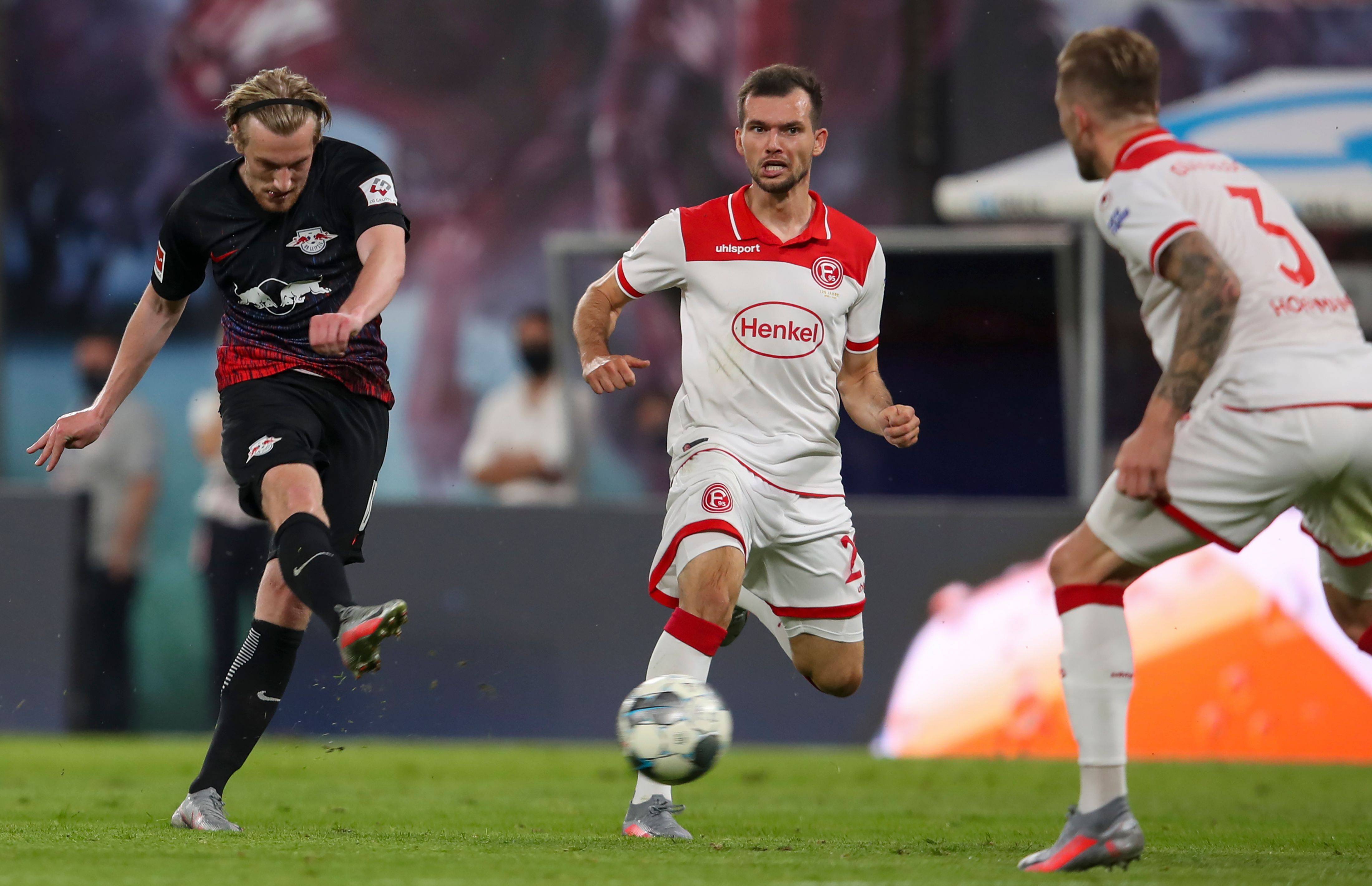 雷速官网-勒沃库森惨遭惨败，保级压力激增-第1张图片-雷速官网