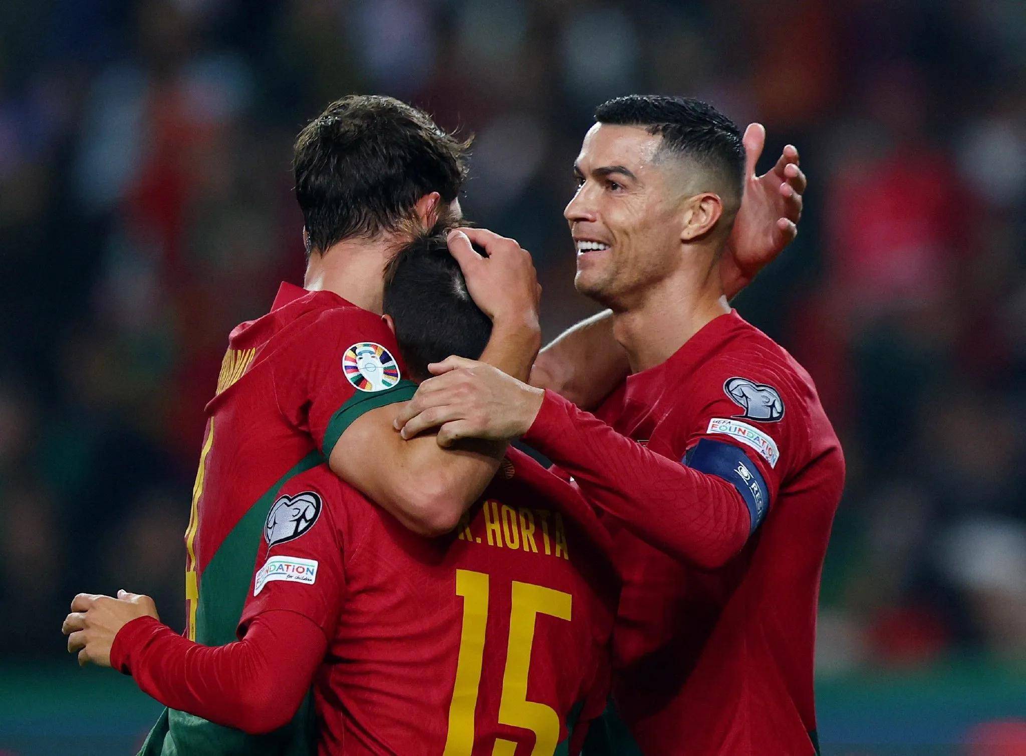 雷速直播-欧国联比赛：球员们斗志昂扬，力争胜利-第1张图片-雷速官网