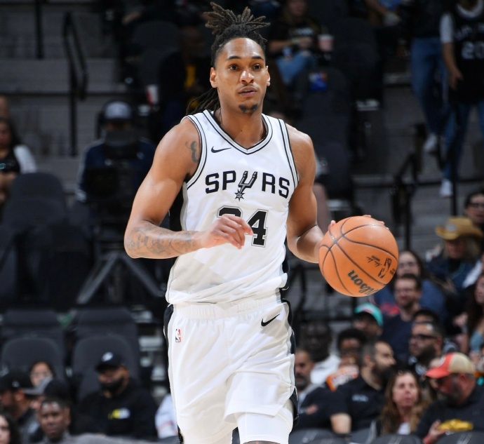 雷速-马刺队在主场爆发,轻松击败鹈鹕-第2张图片-雷速官网 雷速-马刺队在主场爆发,轻松击败鹈鹕-第2张图片-雷速官网