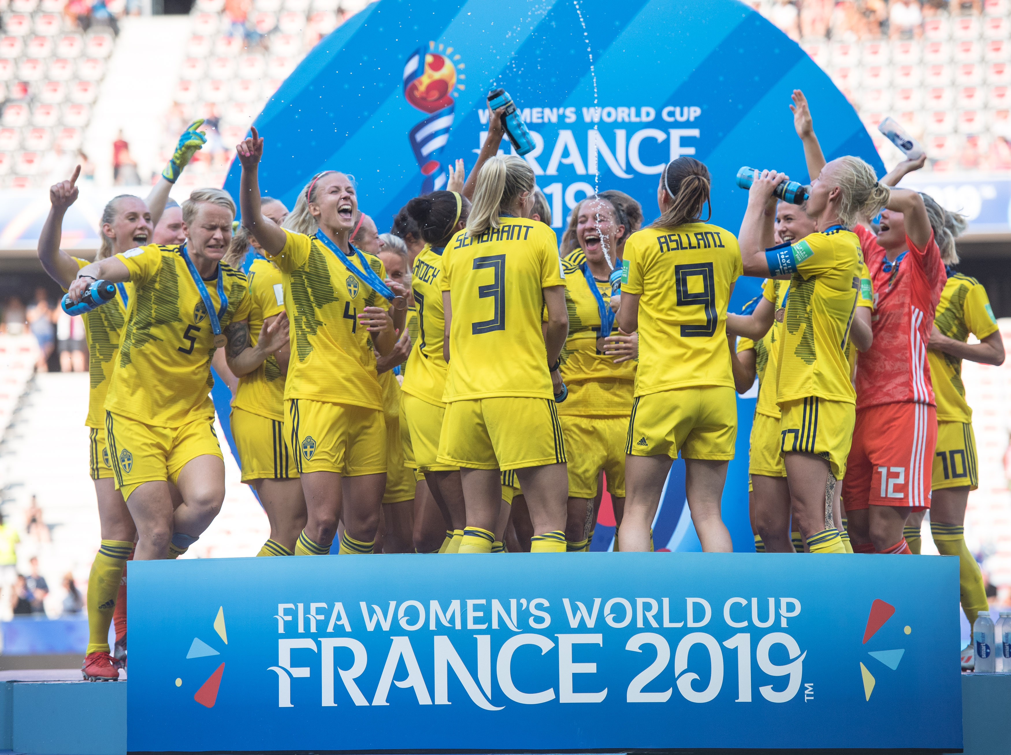 雷速官网下载-瑞典战胜对手,球员感谢球迷支持-第1张图片-雷速官网 雷速官网下载-瑞典战胜对手,球员感谢球迷支持-第1张图片-雷速官网