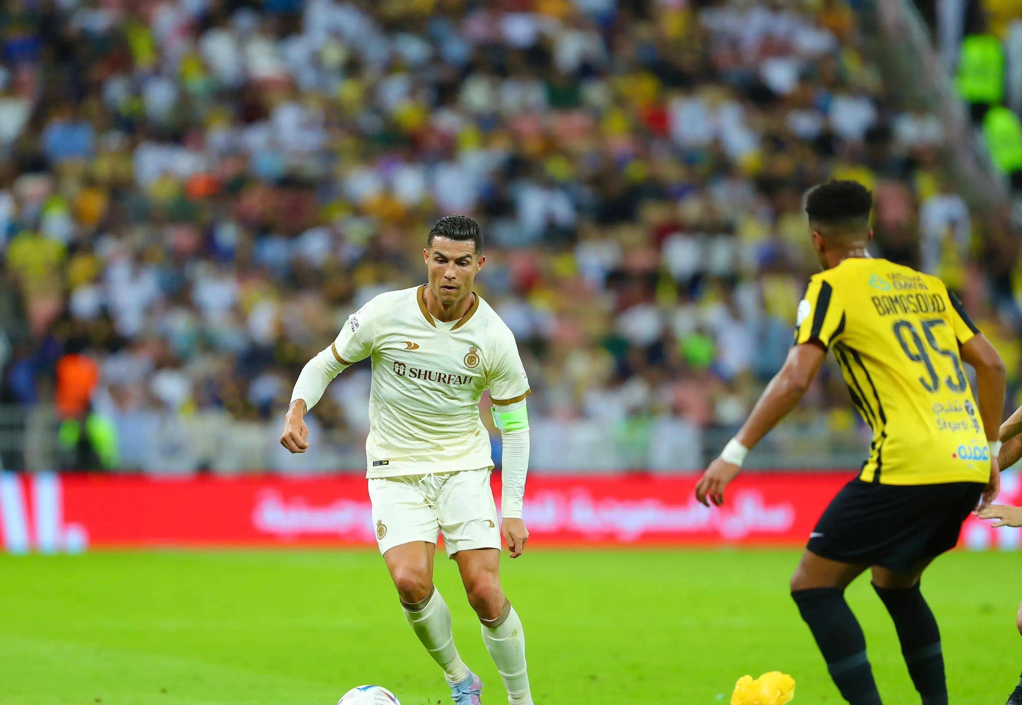 雷速直播-精彩足球盛事拼搏出彩，球场内外掀起狂潮-第1张图片-雷速官网