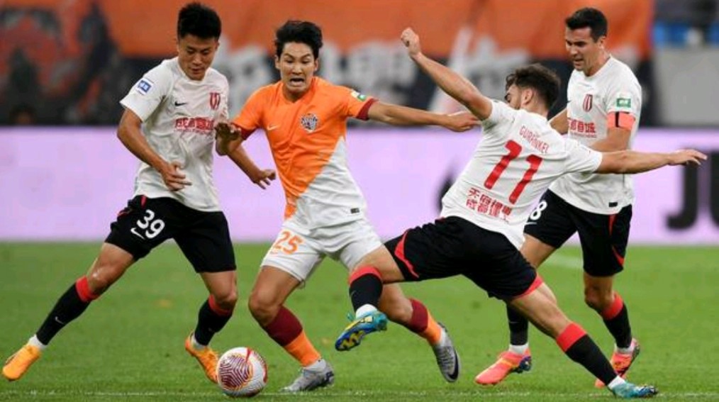 雷速官网-一场重要比赛中球队球员们展现出了强大的实力-第2张图片-雷速官网