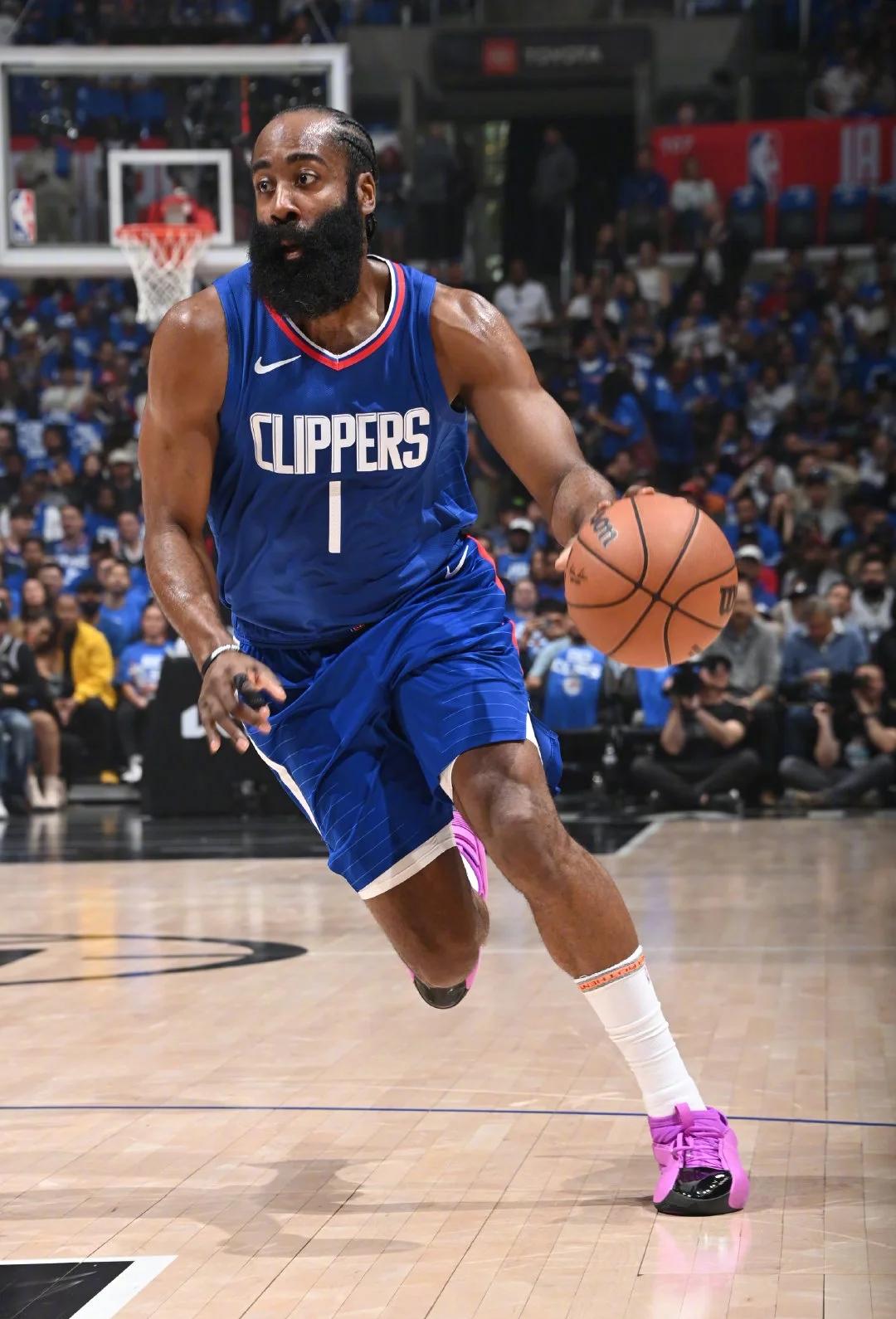 雷速官网-快船新秀在比赛中表现抢眼,将成为球队核心?-第1张图片-雷速官网 雷速官网-快船新秀在比赛中表现抢眼,将成为球队核心?-第1张图片-雷速官网