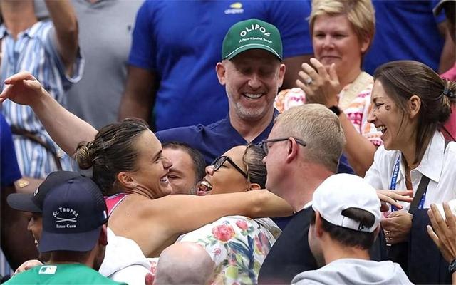 雷速官网下载-鹦鹉军团猛将英勇绝杀，夺取胜利头衔-第2张图片-雷速官网