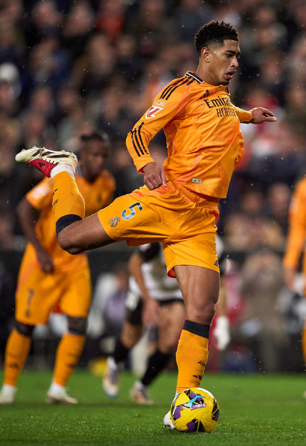 雷速官网-瓦伦西亚逼平马竞，展现出色实力-第1张图片-雷速官网