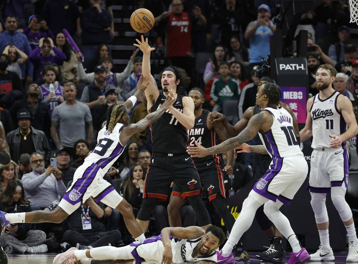 雷速官网下载-福建队主场大败,陷入困境难以自拔-第1张图片-雷速官网 雷速官网下载-福建队主场大败,陷入困境难以自拔-第1张图片-雷速官网