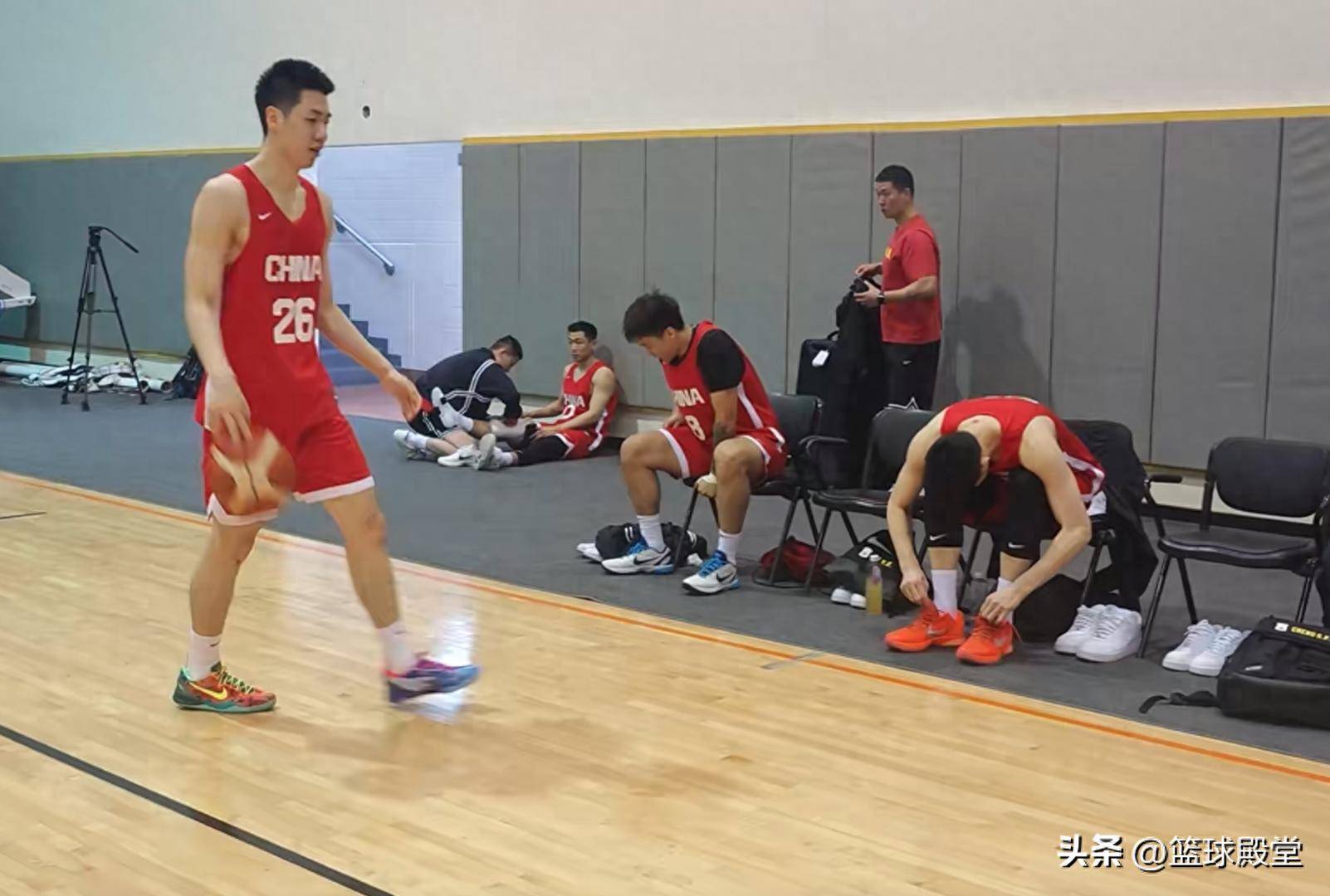 雷速官网下载-CBA球队集体恢复训练,备战下一轮比赛-第2张图片-雷速官网 雷速官网下载-CBA球队集体恢复训练,备战下一轮比赛-第2张图片-雷速官网