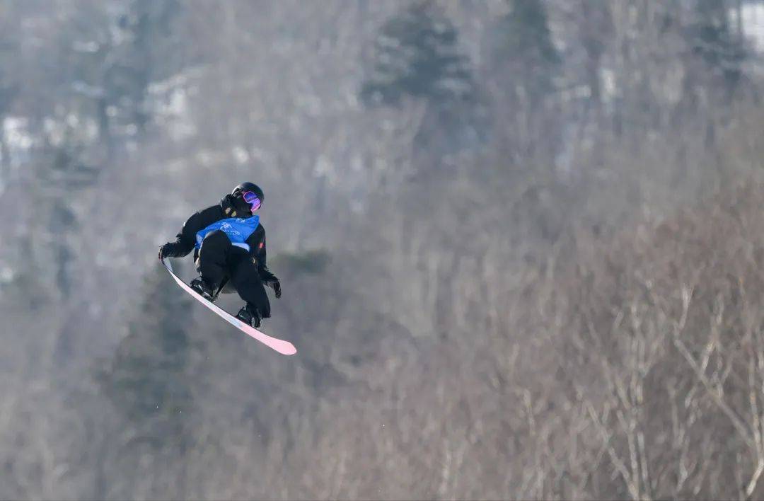 雷速官网-瑞士选手在滑雪赛中斩获冠军-第2张图片-雷速官网