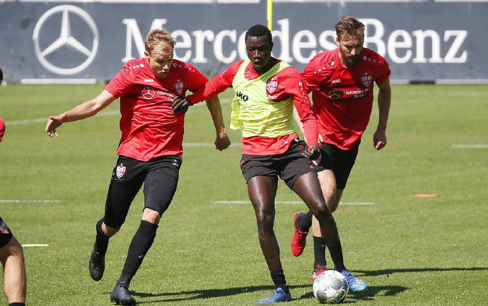 雷速官网下载-宿敌再度相遇,球队全力备战力争胜利-第1张图片-雷速官网 雷速官网下载-宿敌再度相遇,球队全力备战力争胜利-第1张图片-雷速官网