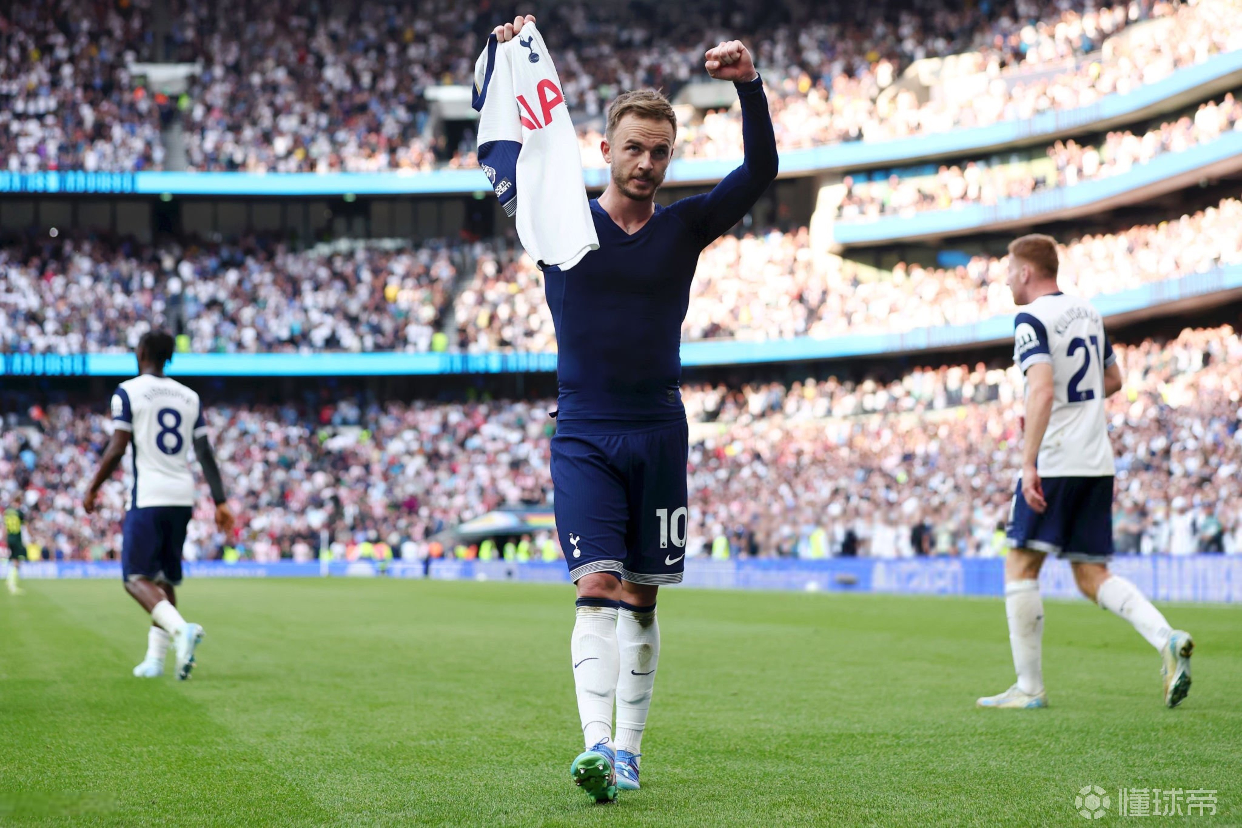 雷速官网下载-足球荣誉：英格兰主帅获得最佳教练奖-第2张图片-雷速官网