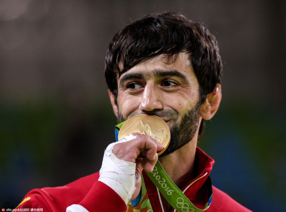 雷速-俄罗斯举重选手男子62公斤级斩获金牌-第2张图片-雷速官网 雷速-俄罗斯举重选手男子62公斤级斩获金牌-第2张图片-雷速官网