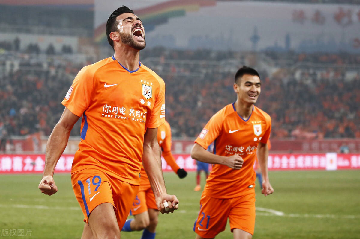 雷速-鲁能不敌富力:山东鲁能队遭广州富力队击败,遗憾失利-第2张图片-雷速官网 雷速-鲁能不敌富力:山东鲁能队遭广州富力队击败,遗憾失利-第2张图片-雷速官网