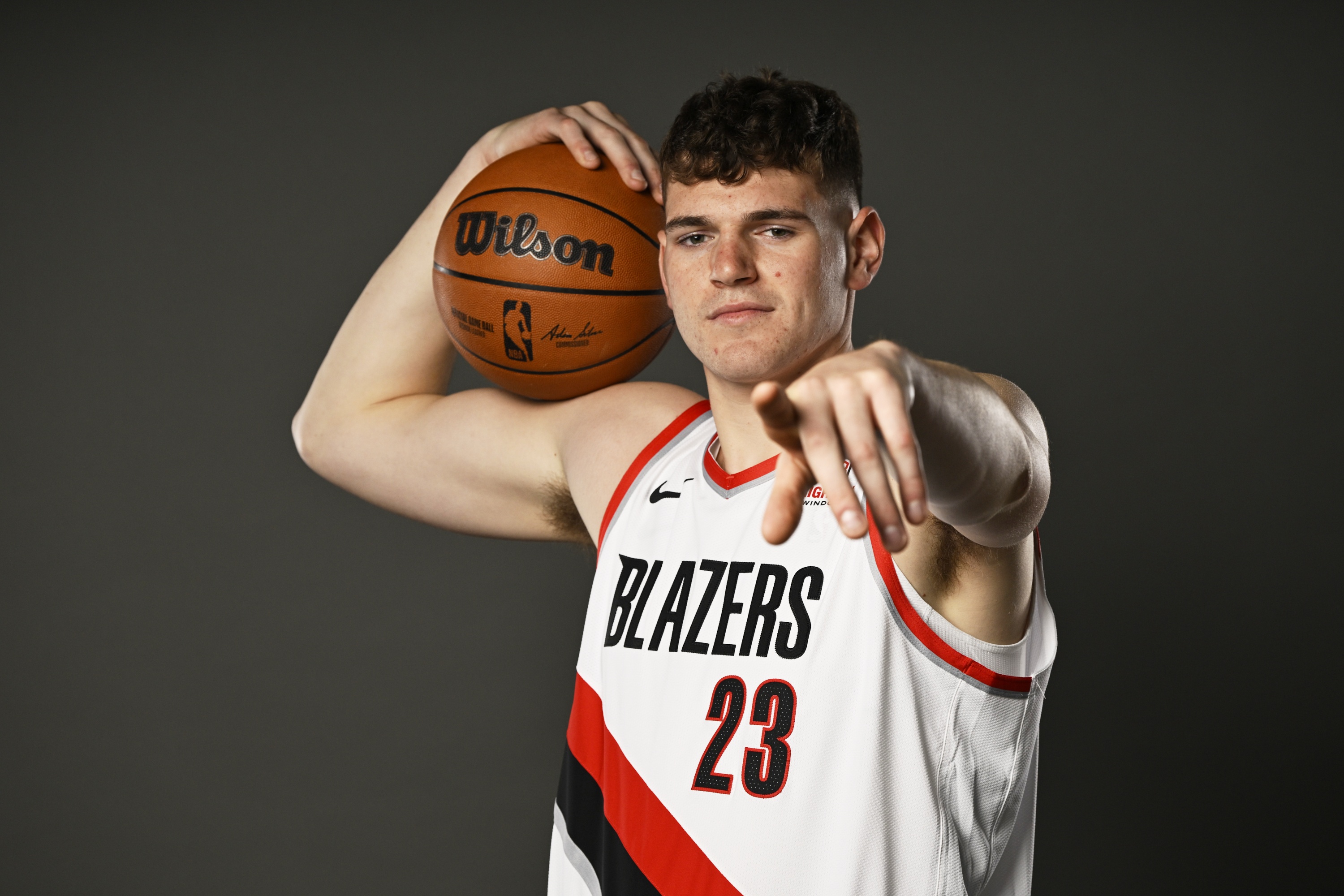 雷速官网下载-年轻球员连续砍下高分,成为当红新秀-第1张图片-雷速官网 雷速官网下载-年轻球员连续砍下高分,成为当红新秀-第1张图片-雷速官网