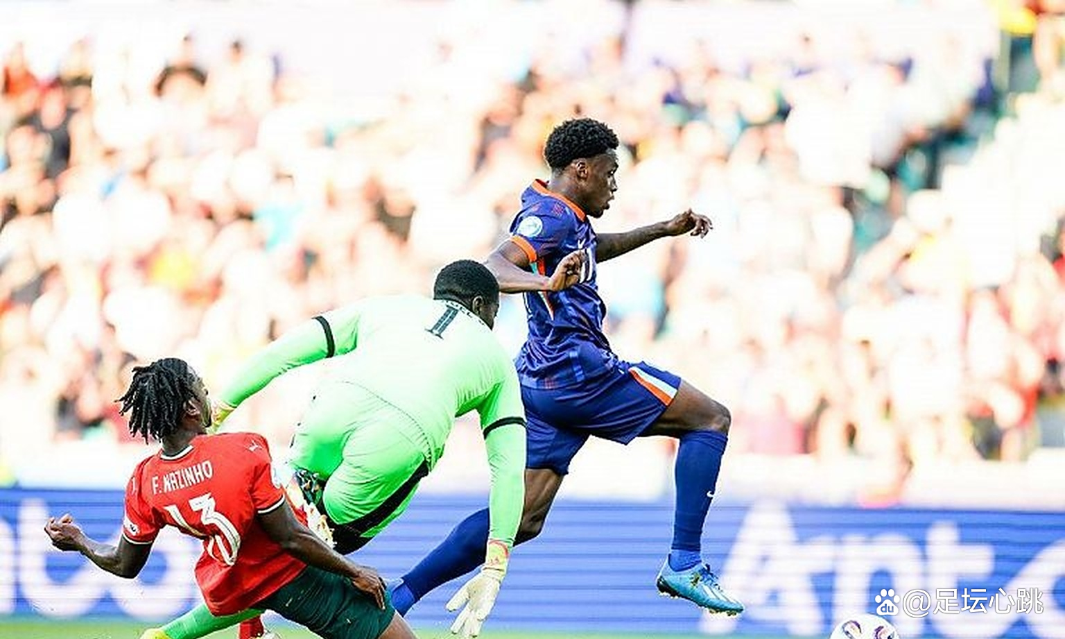 雷速官网-荷兰运动员横扫全场,实力碾压对手夺冠-第1张图片-雷速官网 雷速官网-荷兰运动员横扫全场,实力碾压对手夺冠-第1张图片-雷速官网