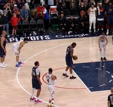 雷速官网-快船终结连败，伦纳德砍下32分-第2张图片-雷速官网